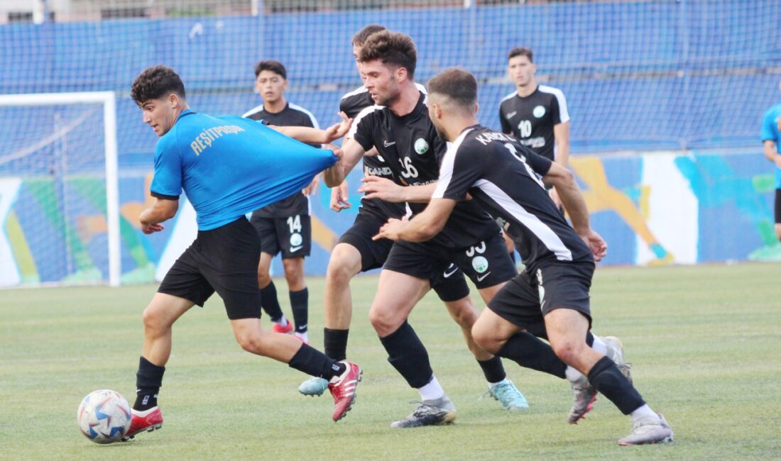 İstanbul Süper Amatör Ligin iki temsilcisinin Sarıyer Belediyesi Çayırbaşı Stadında
