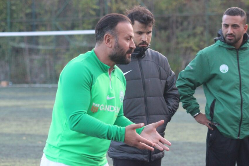 kavacikspor yoneticisinden futbolculara baklava surprizi 1 e1758893101655