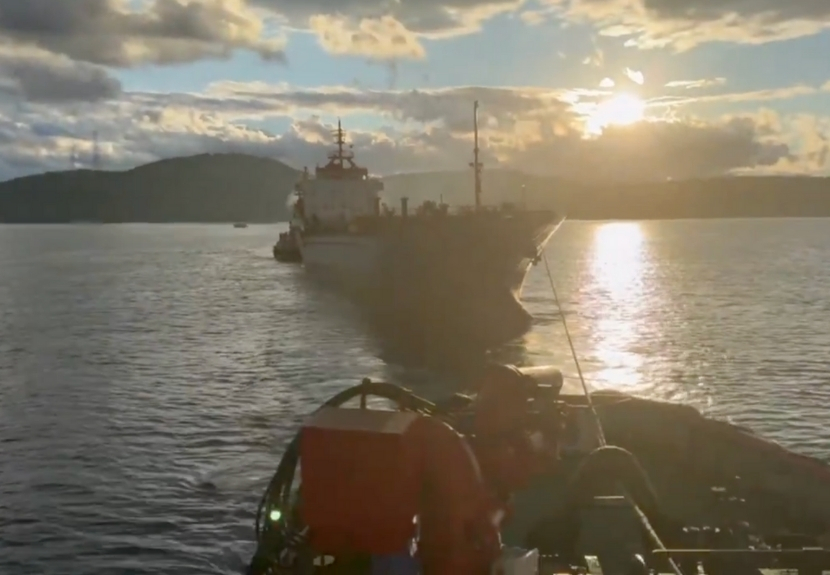 Bandırma’dan Rusya’ya seyrettiği sırada Beykoz önlerinde makine arızası yaşayan 98