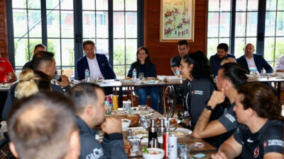 Beykoz Belediye Başkan Vekili Özlem Vural Gürzel, Okçular Vakfı yönetimi