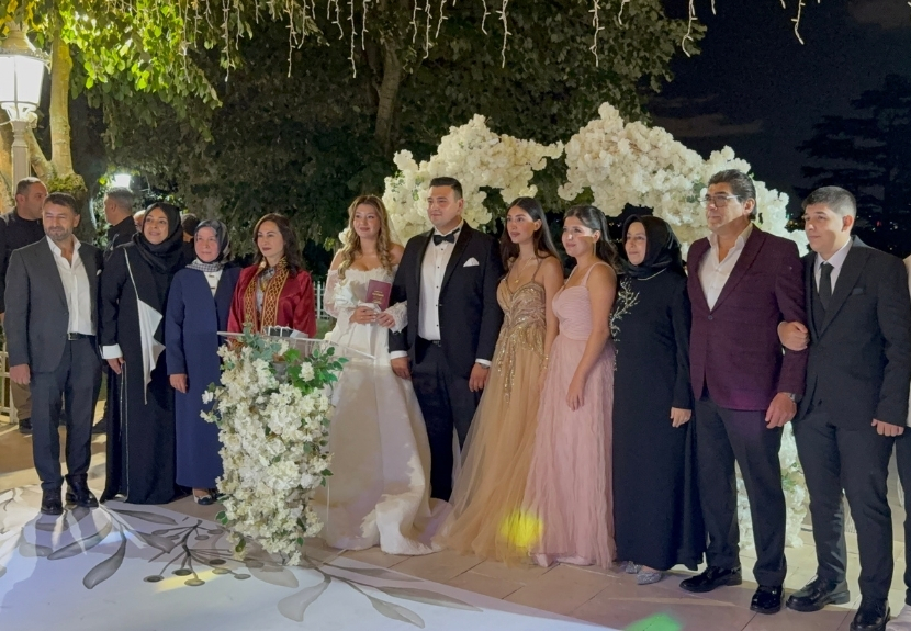 Beykoz Dede ve Şekeroğlu ailelerinin düğününde buluştu 6 t5