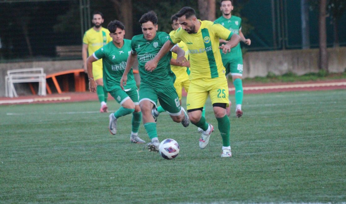 Türk Futbolunun 2 Asırlık Çınarının Anadoluhisarı Spor Akademisi Stadındaki mücadelesinden