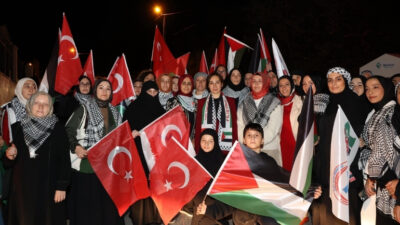 Beykoz'da sivil toplum örgütleri tarafından organize edilen vicdan konvoyuna yüzlerce