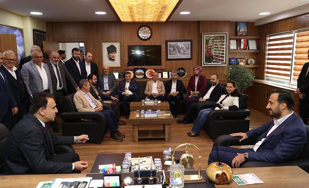 AK Parti İstanbul İl Başkanı Abdullah Özdemir, Beykoz Rüzgarlıbahçe Mahallesinde