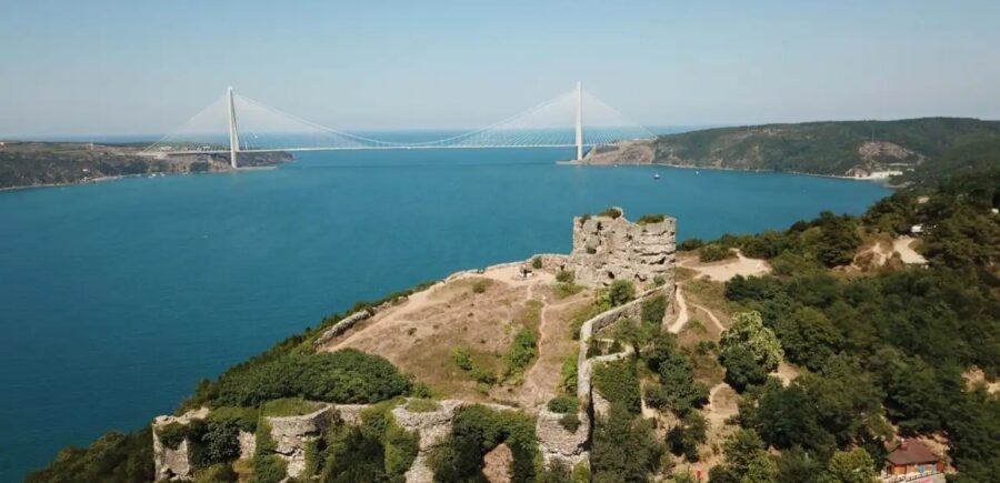 Beykoz’un Yoros Kalesi’nde alkol, fuhuş ve şehitlik… 4 beykozun yoros kalesinde alkol fuhus ve sehitlik 4 e1761929307736