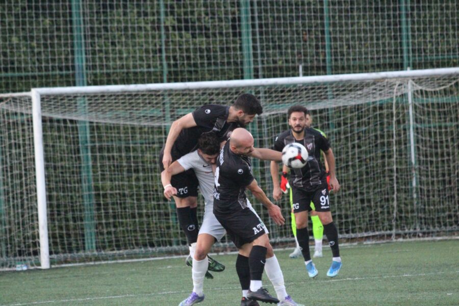 İstanbul Süper Amatör Lig 4. Grubunda üst sıraları yakından ilgilendiren