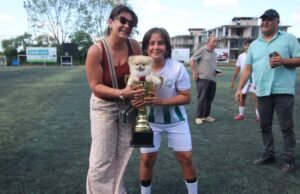 Başta 3 büyükler olmak üzere birçok üst düzey takımlara oyuncu