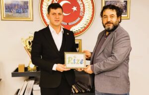 Beykoz Rizeliler Derneği Yönetimi Muhtarlar Derneği’ni ziyaret etti. Rizeliler muhtarları,