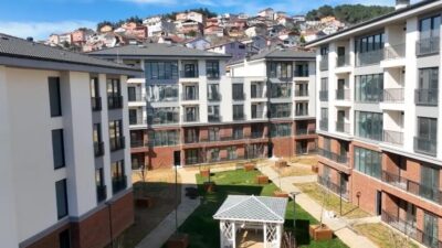 Beykoz Tokatköy'de gerçekleştirilen kentsel dönüşümde hak sahiplerine konutları teslim edildi.