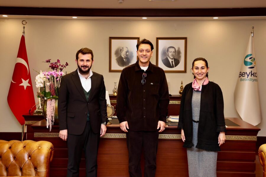 unlu futbolcu beykoz baskan vekilini ziyaret etti 1 e1761931489383