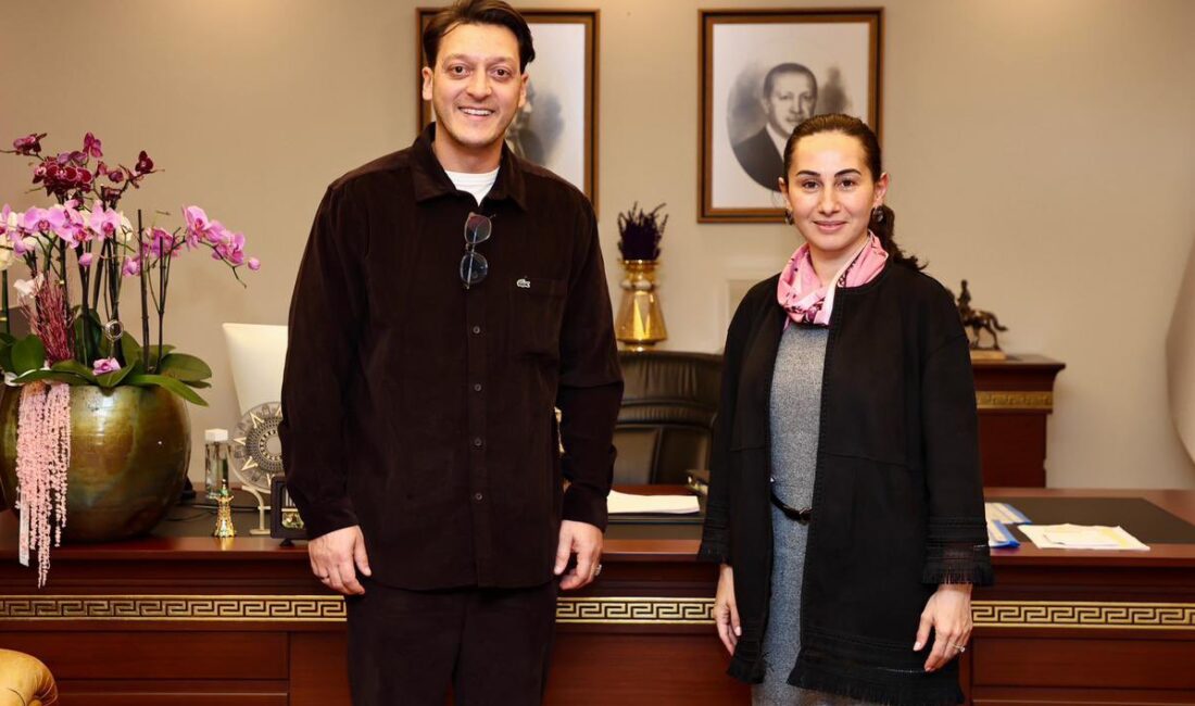 Ünlü futbolcu Mesut Özil Beykoz Belediye Başkan Vekili Özlem Vural