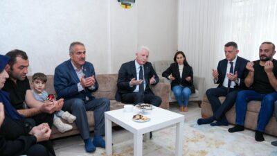 İstanbul Valisi Davut Gül, Kocaeli’ndeki parfüm fabrikasında meydana gelen patlama