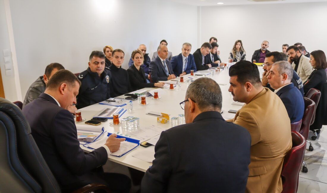 Beykoz’da Kaymakam Ürkmezer’in başkanlığında toplanan heyet, acil durumlara yönelik hazırlık