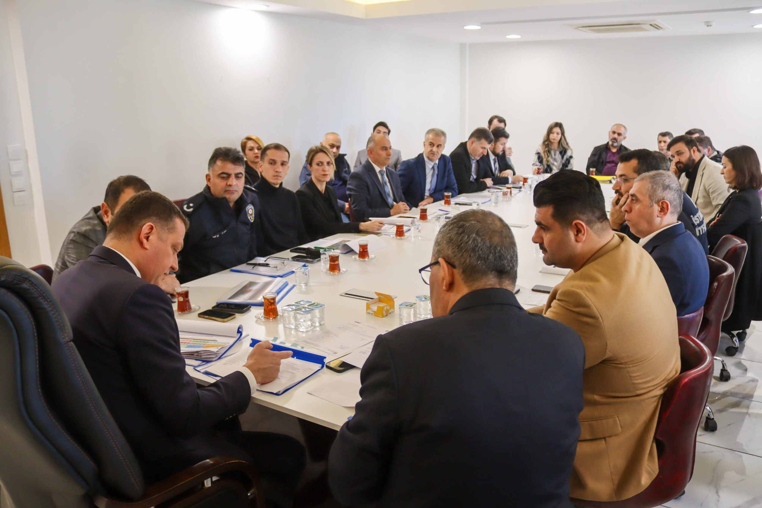 Beykoz’da Kaymakam Ürkmezer’in başkanlığında toplanan heyet, acil durumlara yönelik hazırlık