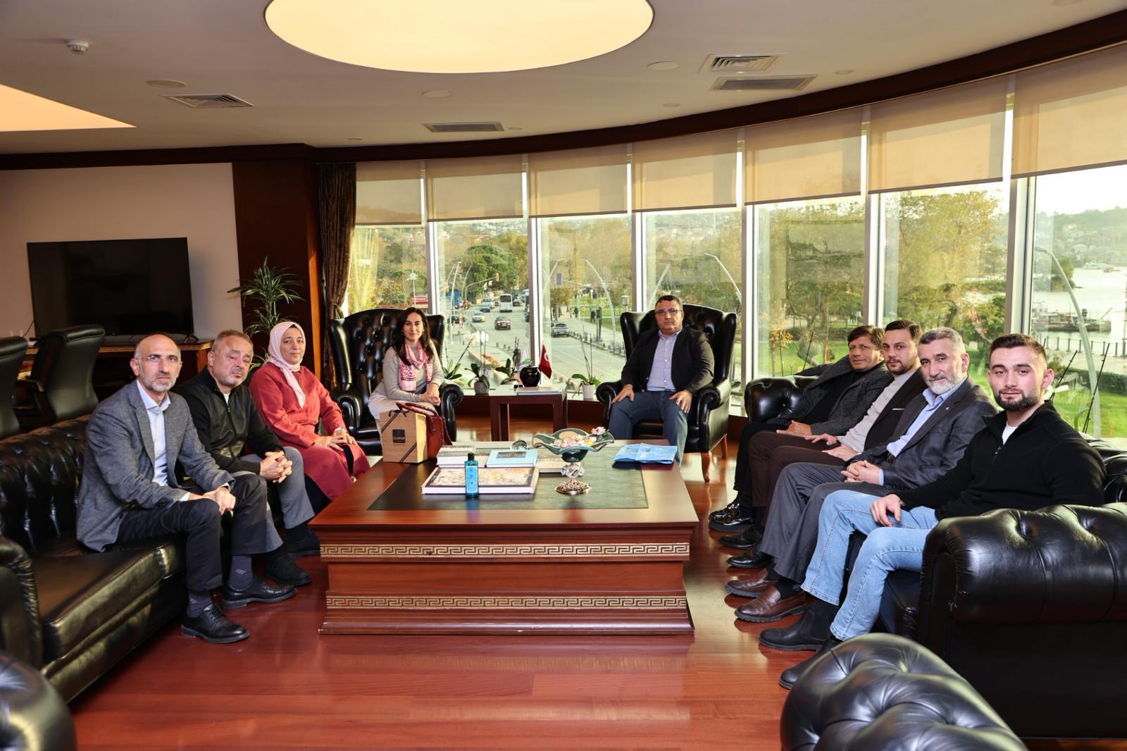 Beykoz Trabzonlular Derneği Başkanı Erdal Uzuner ve Yönetim Kurulu Üyeleri,