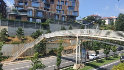 Beykoz Kavacık Mahallesinden, Soğuksu istikametine devam eden yoldaki üst geçit