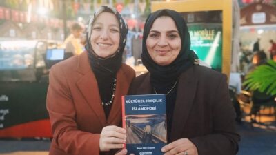 Dost Beykoz Gazetesi yazarlarından felsefeci yazar Büşra Şen Çoban ve