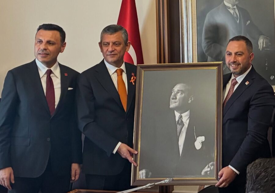 bir fotografin beykoza ettikleri ak partide cit yok 3 e1762324217593