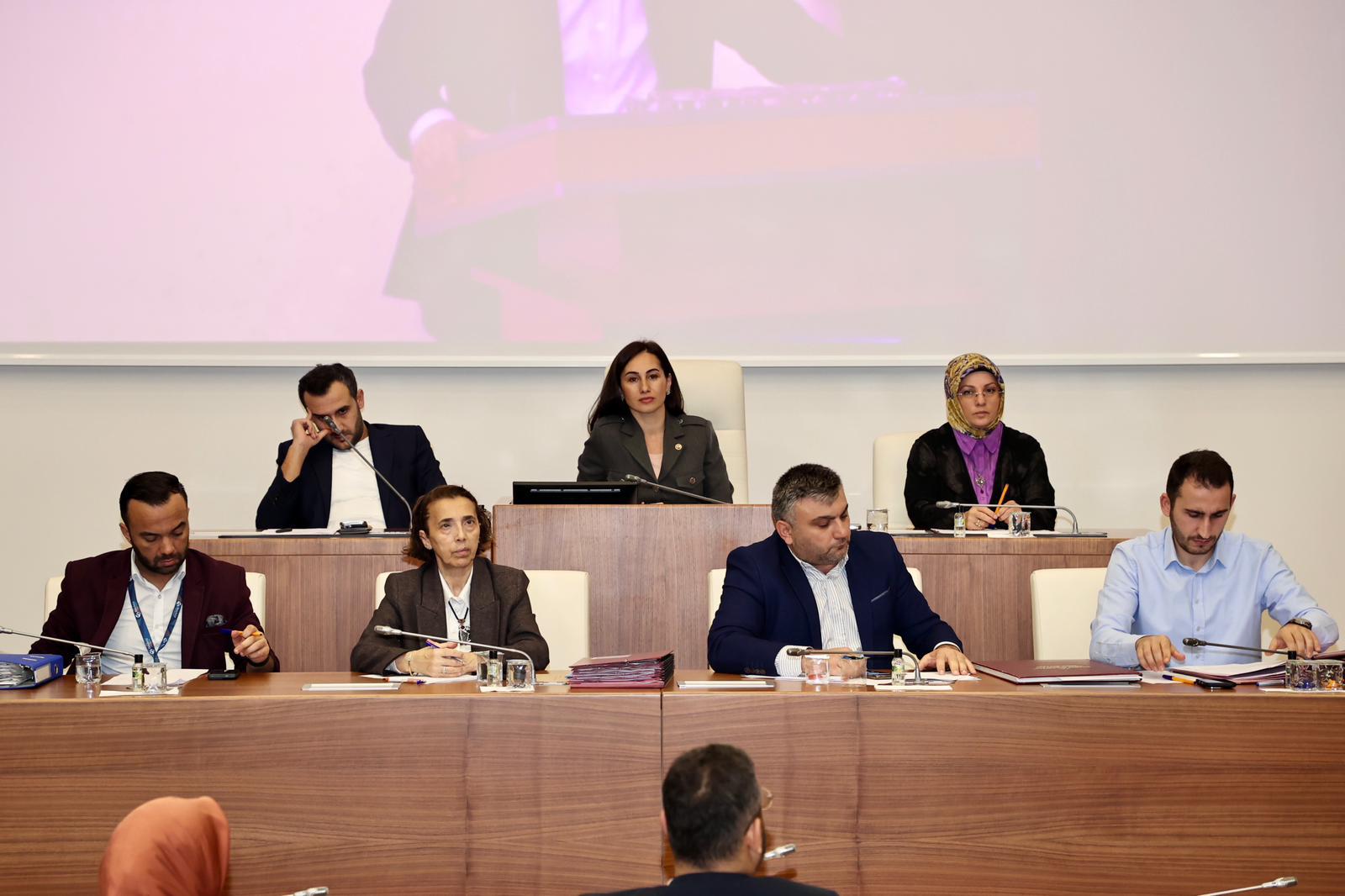 Beykoz Meclisi’nde yolsuzlukla itham edilen Başkan Vekili Özlem Vural Gürzel