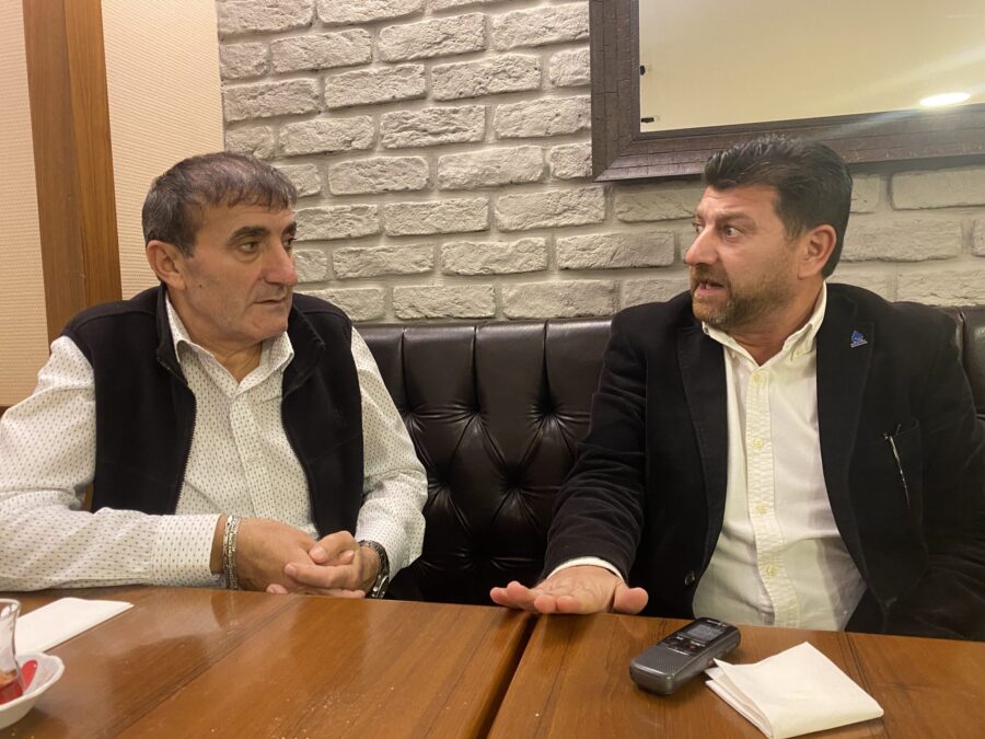 “Dost Kalemler Sofrasına” konuk olan Deva Partisi İlçe Başkanı Şenol Korkmaz, Beykoz’da halkın iradesinin gasp edildiği iddiasında bulunurken, CHP’yi de, halkın iradesine sahip çıkamadıkları gerekçesiyle beceriksizlikle suçladı. 