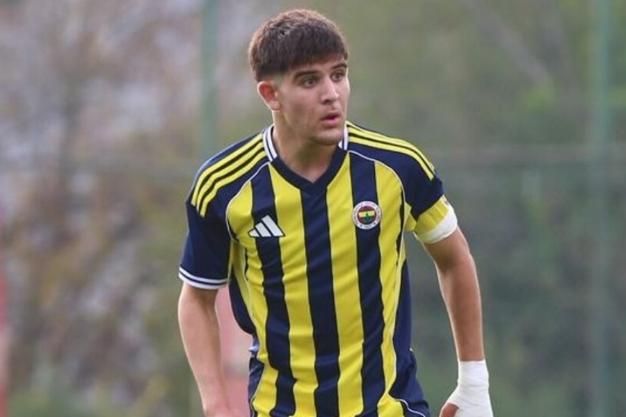 Paşabahçe Futbol Kulübünden yetişen bir yetenek daha profesyonelliğe geçiş yaptı.