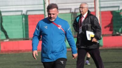 İstanbul 1. Amatör Lig 13. Grubu takımlarından Gümüşsuyuspor'da Antrenör Hakan