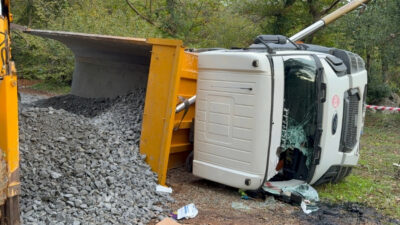 Beykoz Akbaba’daki Kaymakdonduran Mesire Alanı’ndaki toprak yolda seyrettiği sırada devrilen