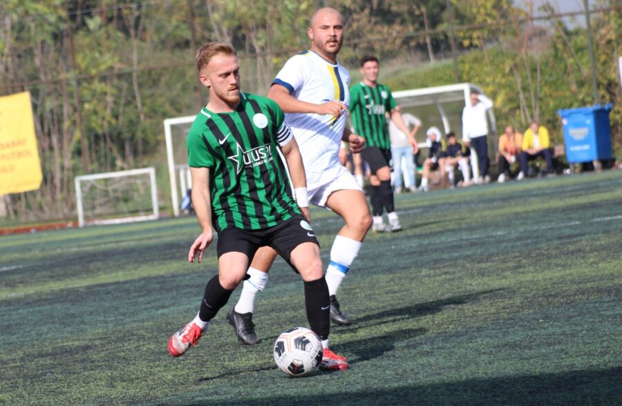 İstanbul Süper Amatör Lig 4. Grubunda zirve yarışının ortaklarından olan