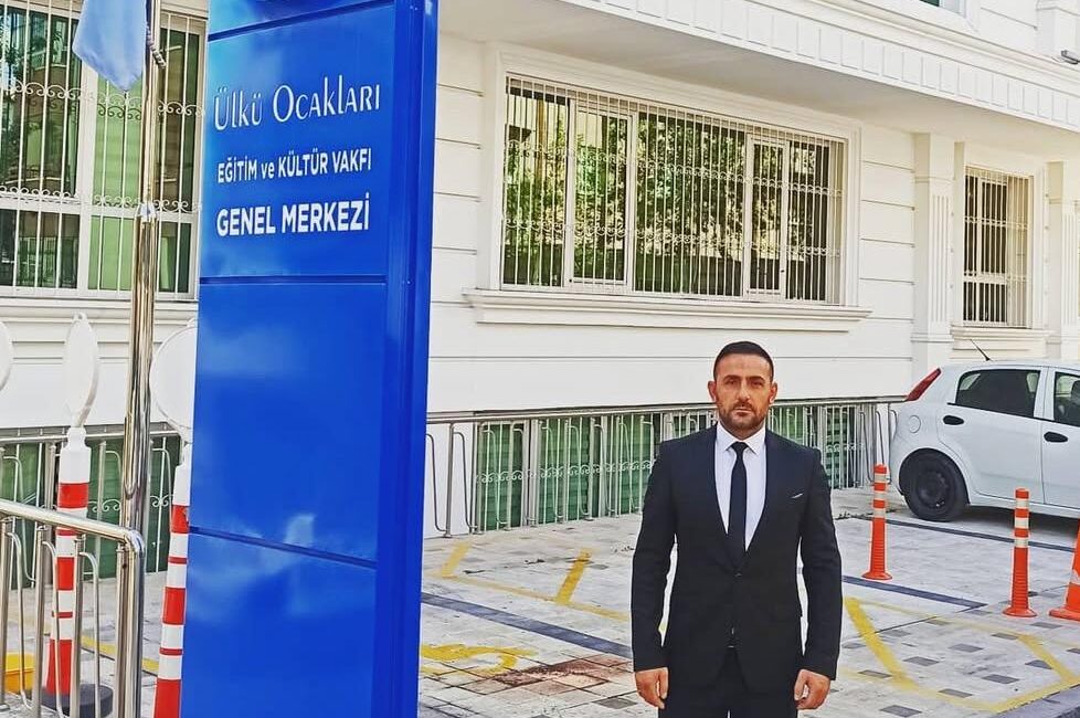 MHP Beykoz İlçe Başkanlığı yönetiminde değişikliğe gidildi. İlçe Başkanı Emre