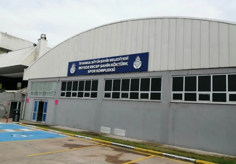 İBB tarafından depreme dayanıksız gerekçesiyle kapatılan R. Şahin Köktürk Spor