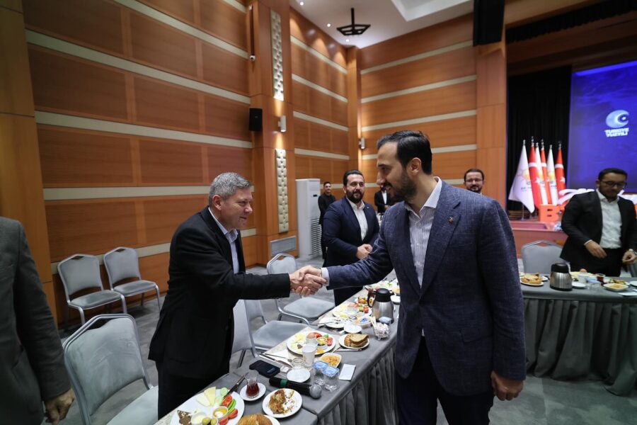 1 nisanda beykozda tek basina bir ilce baskaniydim 1 e1765038968544