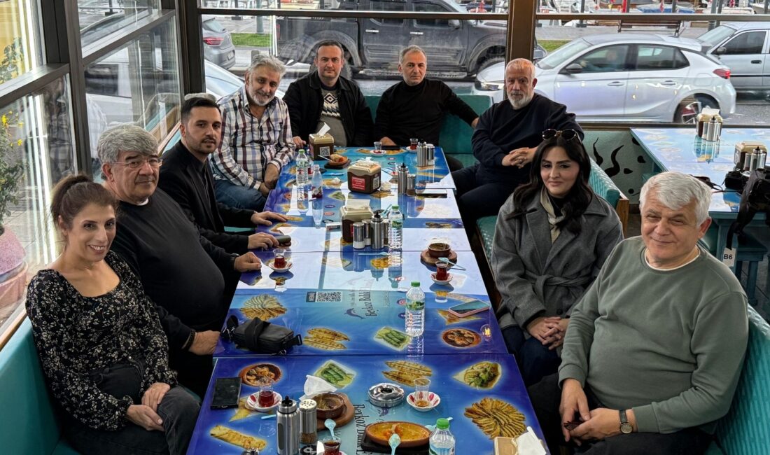 Beykoz Balık Ekmek işletmecisi Furkan Çeliker, ilçedeki yerel basın mensuplarını