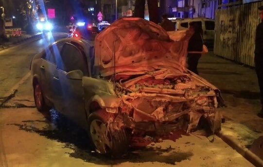 Beykoz Ortaçeşme Mahallesinde kullandığı aracın direksiyon hâkimiyetini kaybeden sürücü yol