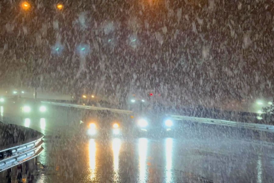 Meteoroloji İşleri Genel Müdürlüğü’nün uyarıları sonrası akşam saatlerinde Beykoz’da başlayan