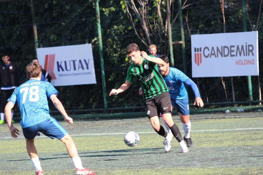 Beykoz Kavacık Mahallesinde, İstanbul Süper Amatör Lig 4. Grubunda zirve