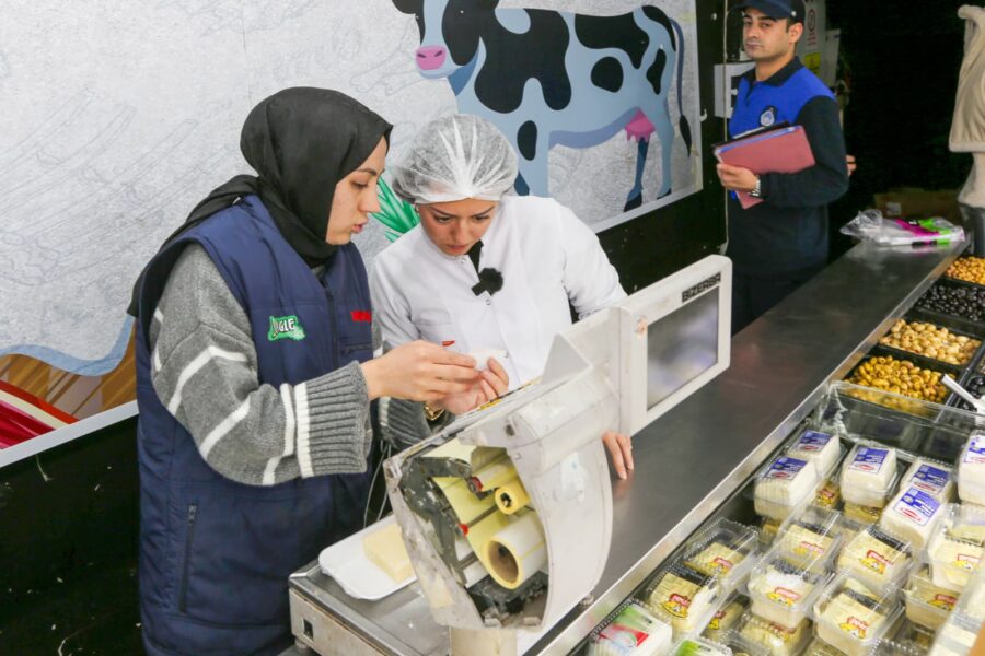 Beykoz Belediyesi, zabıta ekipleri Sağlık Müdürlüğü’nün gözetiminde gıda denetimlerine aralıksız devam ediyor. 
