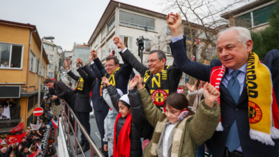 Tutuklu İBB Başkanı Ekrem İmamoğlu, partisinin Genel Başkanı Özgür Özel’in