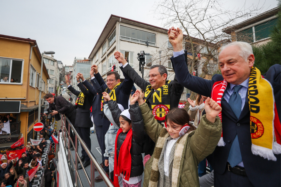 Tutuklu İBB Başkanı Ekrem İmamoğlu, partisinin Genel Başkanı Özgür Özel’in