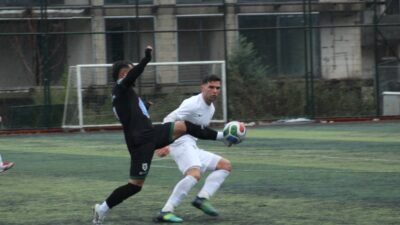 İstanbul Süper Amatör Lig 4.Grubunda zirve takipçisi olan Kavacıkspor, 15