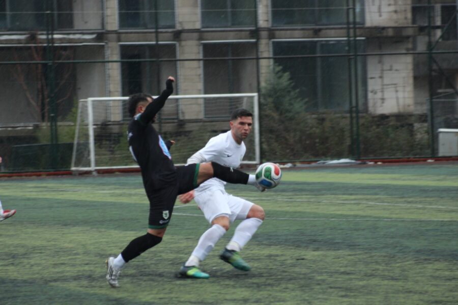 İstanbul Süper Amatör Lig 4.Grubunda zirve takipçisi olan Kavacıkspor, 15
