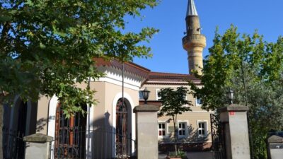 Beykoz Merkez’de bulunan ve halk arasında Beykoz Camii olarak bilinen