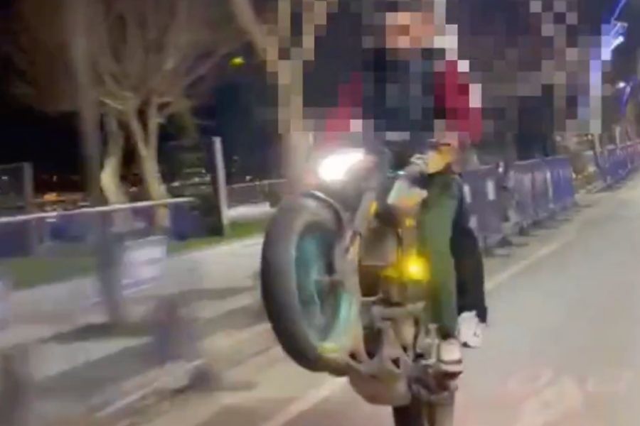 Beykoz Sahili’nde motosikletleriyle akrobatik hareketlerle trafiği tehlikeye atan 3 motosikletli
