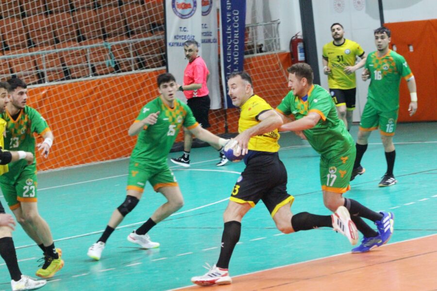 THF Erkekler Hentbol Süper Ligi'ne dahil müsabakalardan birinin adresi de Köyceğiz idi. Alt sıraları yakından ilgilendiren karşılaşmada Muğla temsilcisi Beykoz Belediyesini konuk etti.