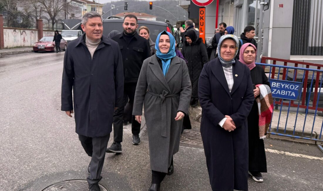 AK Parti Beykoz İlçe Başkanı Özkan Ayduğan, beraberinde İstanbul Milletvekili