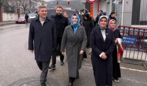 AK Parti Beykoz İlçe Başkanı Özkan Ayduğan, beraberinde İstanbul Milletvekili