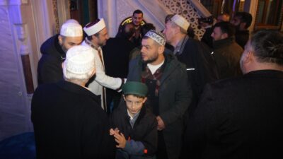 Beykoz’da kişi, kurum ve grupların da destek verdiği sabah namazı