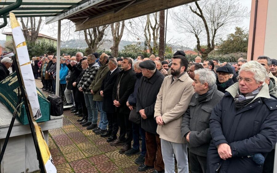 Beykoz’un efsane muhtarları arasında yer alan Nazmiye Korkmazlar’ın kızı Anadoluhisarı Mahallesi Muhtarı Güzin Merve’nin eşi Oktay Merve önceki gün vefat etmişti. 