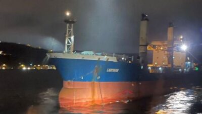 Beykoz önlerinde arızalanan San Marino bandralı 108 metre uzunluğundaki yük