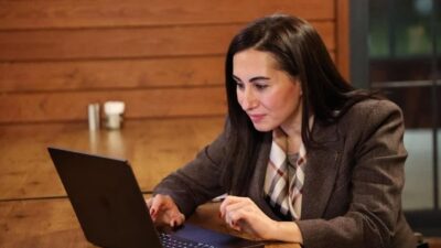 Beykoz Belediye Başkan Vekili Özlem Vural Gürzel, Gazeteci Barış Yarkadaş’ın