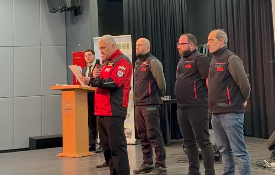 İnsan Hak ve Hürriyetleri (İHH) İnsani Yardım Vakfı Beykoz Temsilciliği tarafından, şehitleri anmak amacıyla düzenlenen “Şehadet Gecesi” Soğuksu Mahallesi Yücel Çelikbilek Gençlik Merkezi’nde yapıldı.